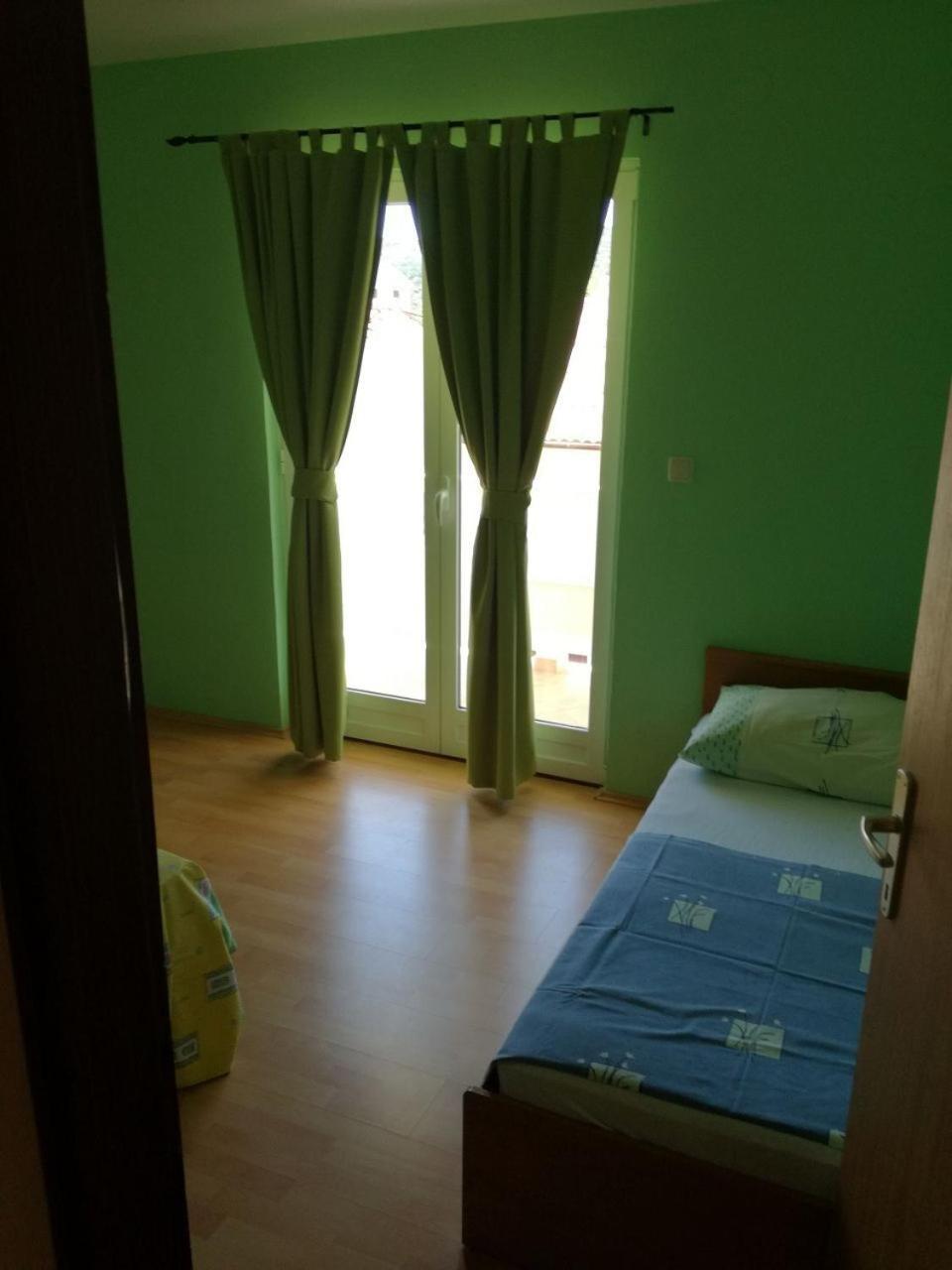Apartments Robi- Swimming Pool And Beautiful Garden Kampor Bagian luar foto