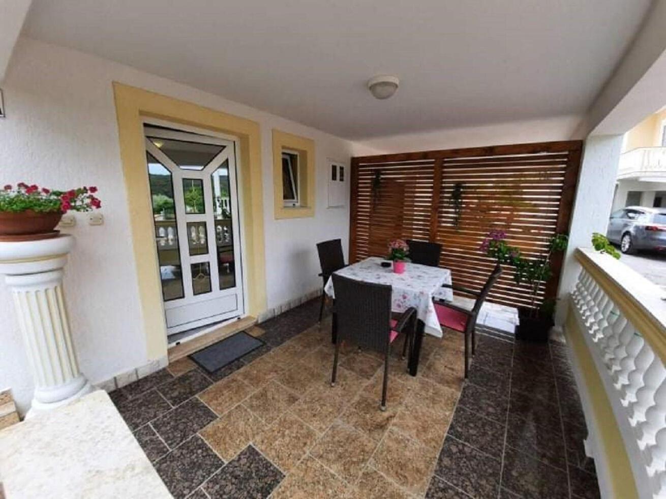 Apartments Robi- Swimming Pool And Beautiful Garden Kampor Bagian luar foto